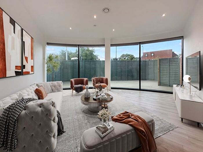 2 Bedroom Flat To Rent In Chesterfield House, Bath Road, Slough, SL1