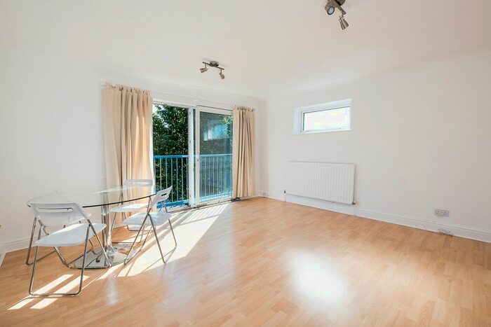 1 Bedroom Flat To Rent In Lower Downs Road, London, SW20