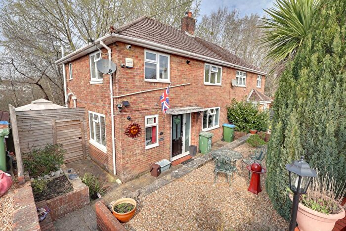 3 Bedroom Semi-Detached House For Sale In Sholing, Southampton, SO19
