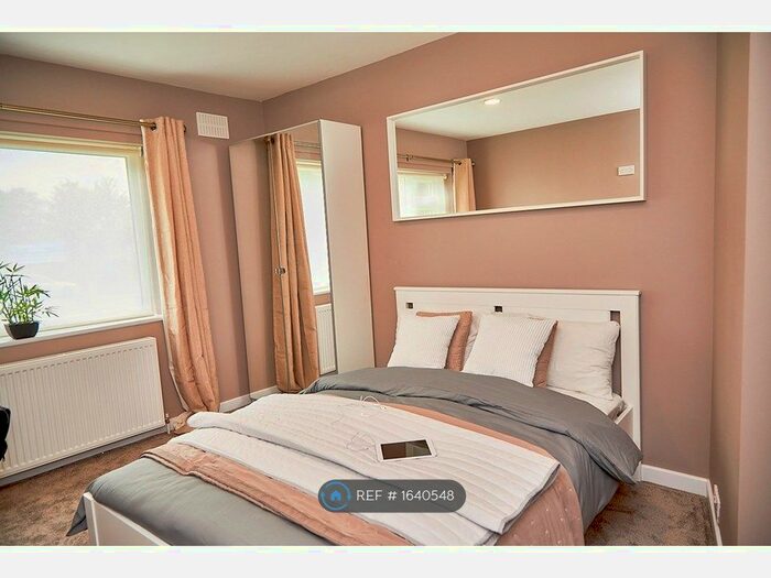 3 Bedroom Flat To Rent In Warwick Road, Coventry, CV1