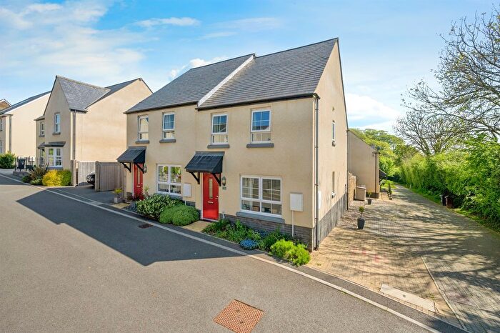 3 Bedroom Semi-Detached House For Sale In Daisy Park, Brixton, Plymouth, PL8