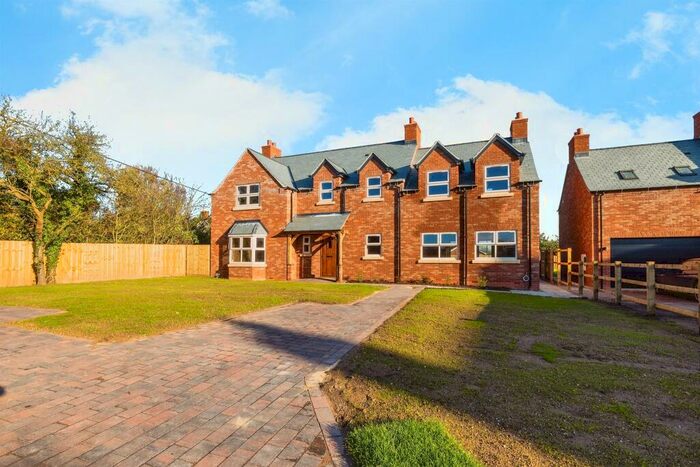 4 Bedroom Detached House For Sale In Willow Close, Bucknall, Woodhall Spa, LN10