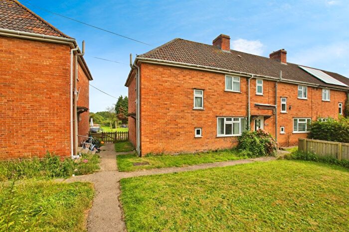 3 Bedroom End Of Terrace House For Sale In Montacute Road, Tintinhull, Yeovil, BA22