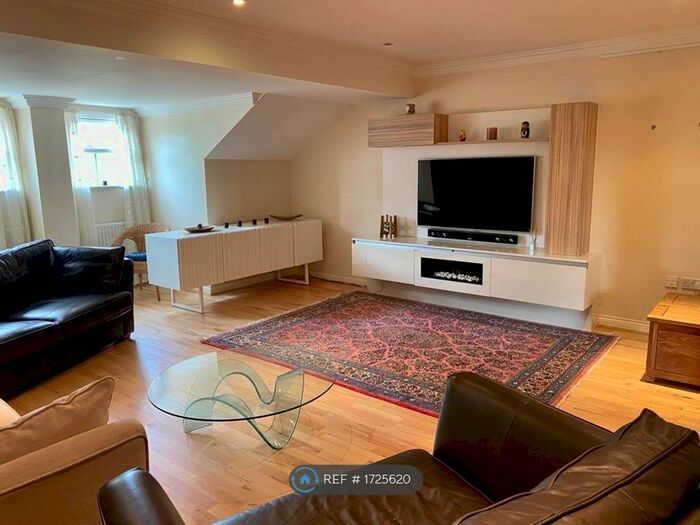 3 Bedroom Flat To Rent In Old Mill Place, Wraysbury, Staines-Upon-Thames, TW19