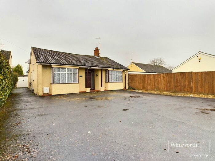 4 Bedroom Bungalow For Sale In Langley Hill, Tilehurst, Reading