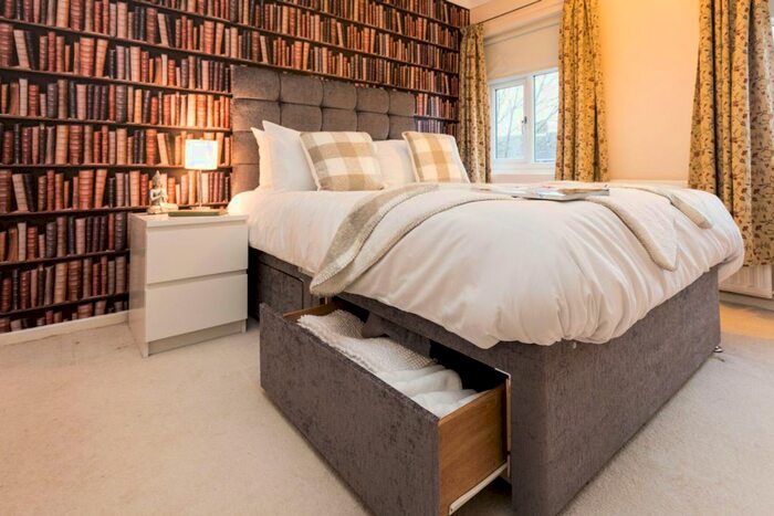 6 Bedroom Semi-Detached House To Rent In Smalls Mead, Crawley, RH11