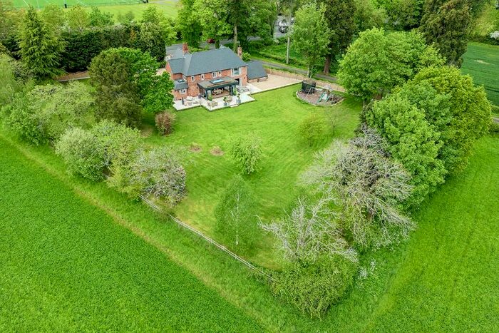 4 Bedroom Detached House For Sale In Stratford Road, Henley-In-Arden, Warwickshire, B95