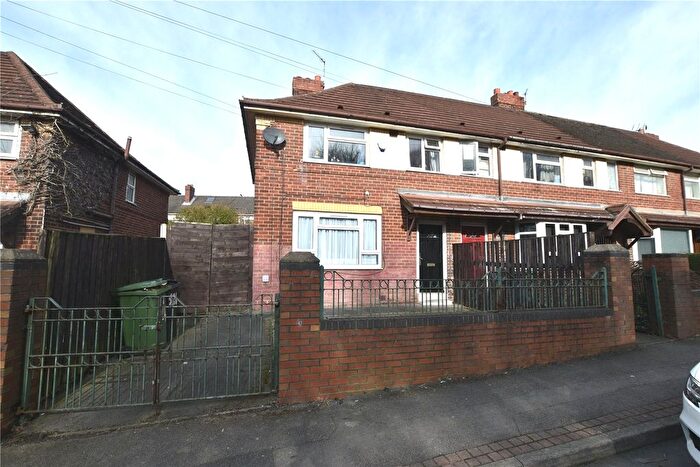 3 Bedroom Terraced House For Sale In Halton Moor Road, Leeds, LS15