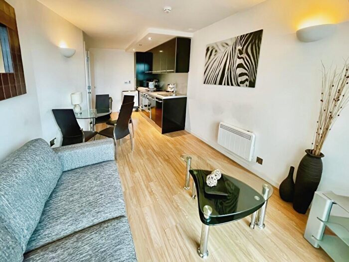 2 Bedroom Flat To Rent In West Point, Wellington Street, Leeds, West Yorkshire, LS1