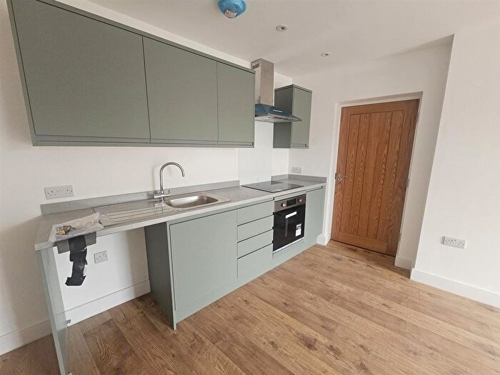 2 Bedroom Flat To Rent In Market Place, Bingham, NG13