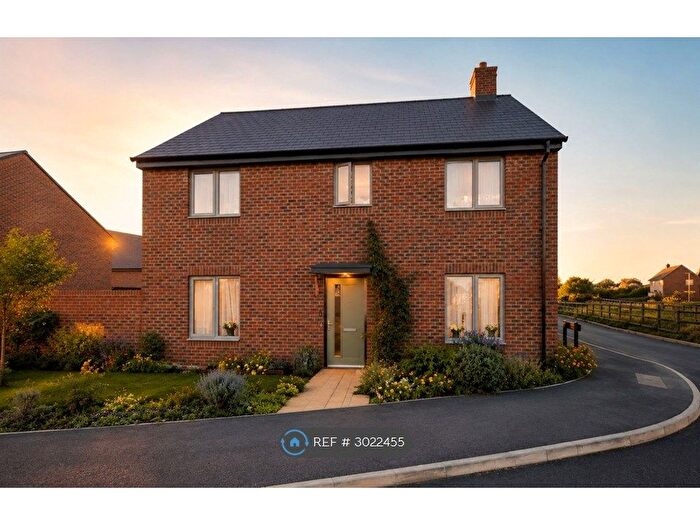 4 Bedroom Detached House To Rent In Purssell Road, Aylesbury, HP22