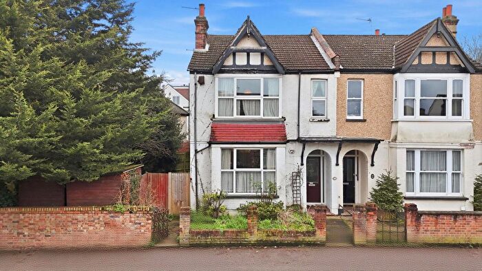 4 Bedroom Semi Detached House For Sale In Carshalton Park Road, Carshalton, SM5