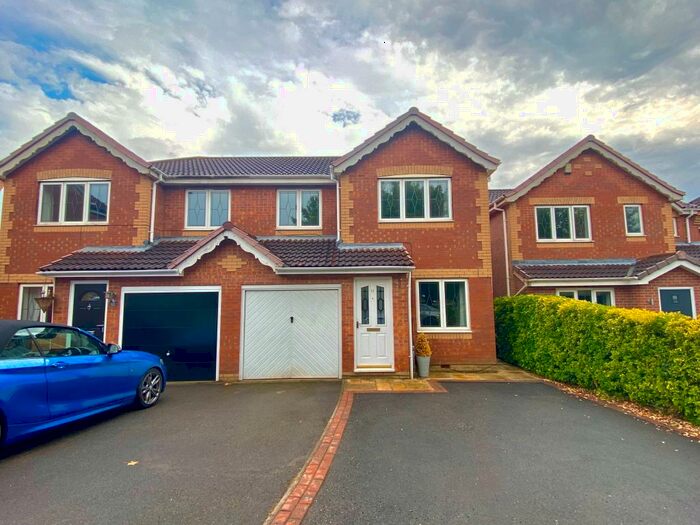 3 Bedroom Semi-Detached House To Rent In Thomas Street, Ibstock, LE67