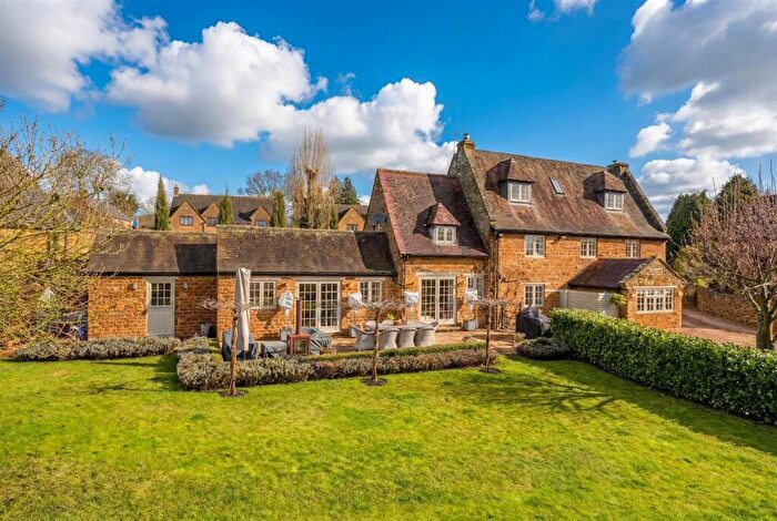 4 Bedroom Detached House For Sale In Whilton, Northamptonshire, NN11