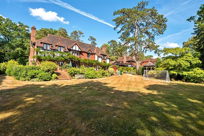 5 Bedroom Detached House For Sale In Woodland Drive, East Horsley, Leatherhead, KT24