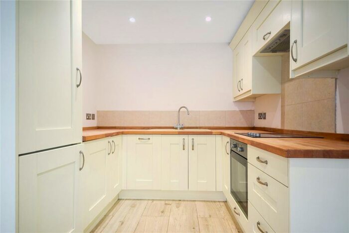 2 Bedroom Flat To Rent In Prospect Court, Foots Cray High Street, Sidcup, DA14