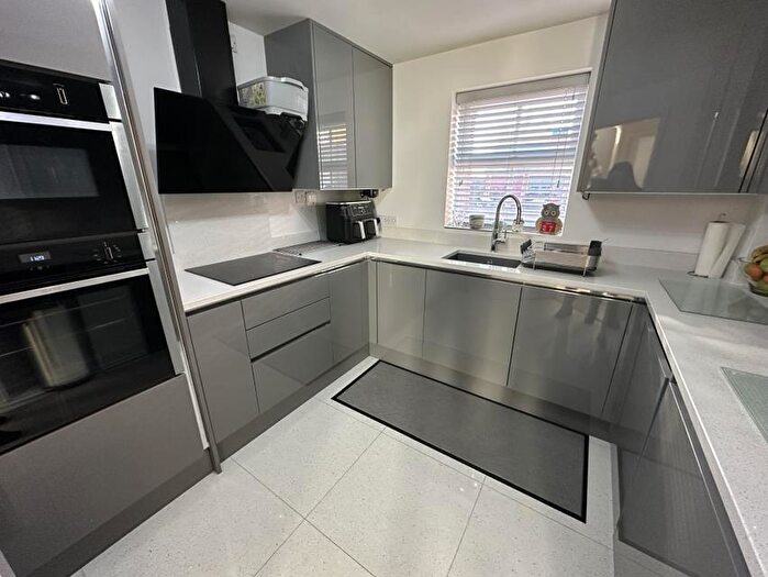 4 Bedroom Detached House For Sale In Victoria Drive, Woodville, DE11