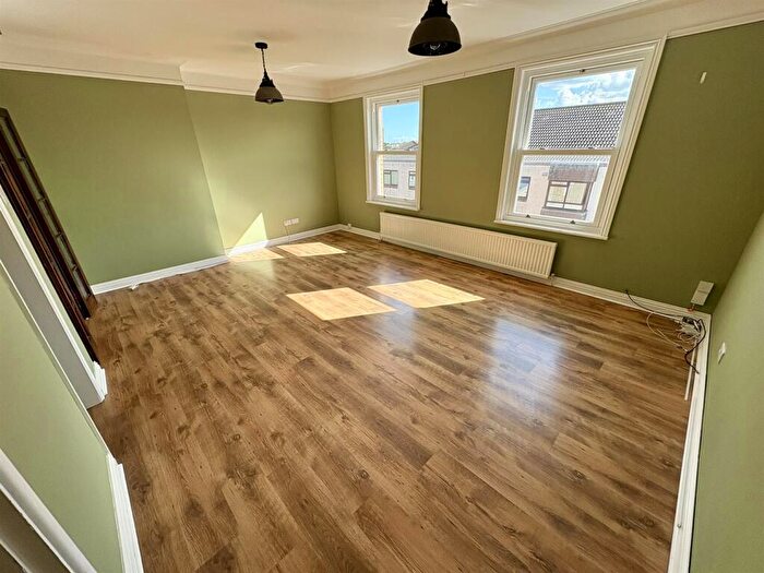 2 Bedroom Flat For Sale In - Marmion Road, Southsea, PO5