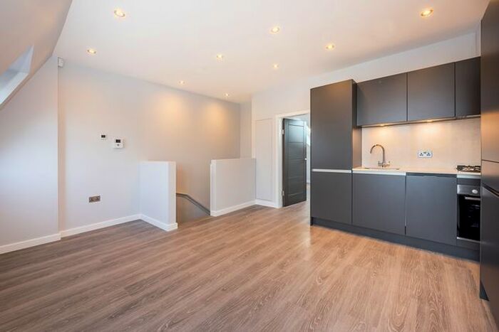 1 Bedroom Flat To Rent In Garratt Lane, London, SW18