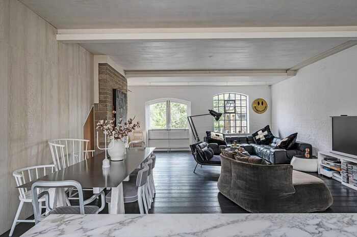 2 Bedroom End Of Terrace House To Rent In Peary Place, Bethnal Green, London, E2