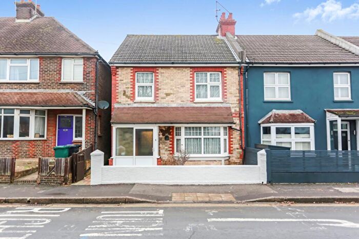 4 Bedroom End Of Terrace House For Sale In Vale Road, Portslade, BN41