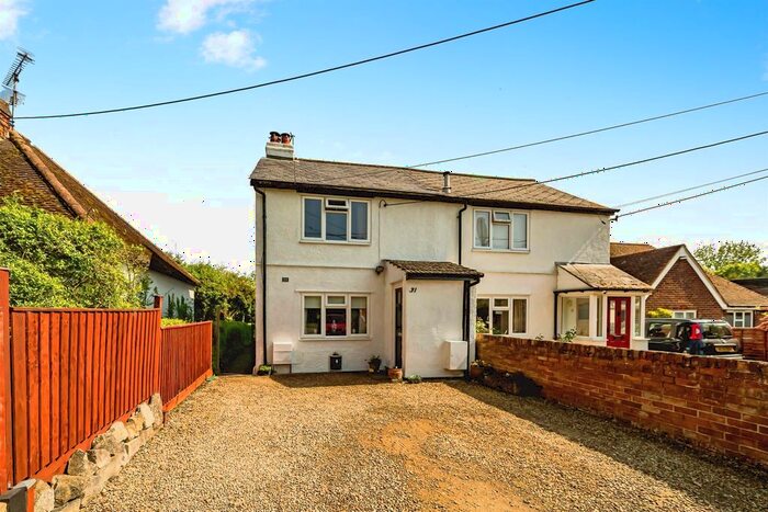 3 Bedroom Semi-Detached House For Sale In London Road, Wheatley, Oxford, OX33