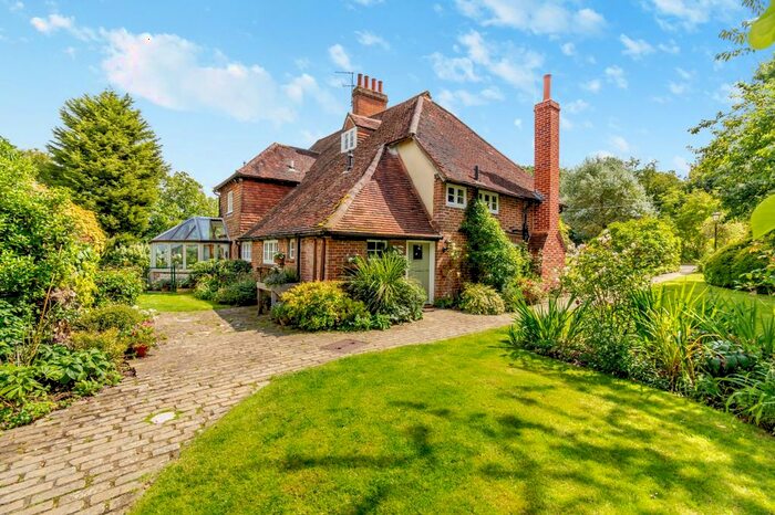 4 Bedroom Detached House For Sale In Norwood Hill, Horley, Surrey, RH6