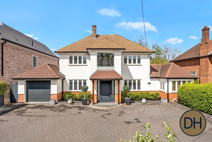 6 Bedroom Detached House For Sale In Park Avenue, Hutton, Essex, CM13