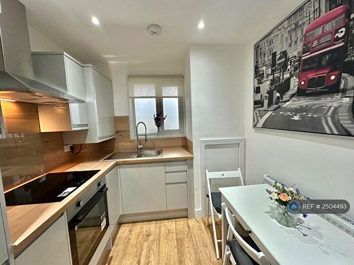 Studio To Rent In Canonbury, London, N1