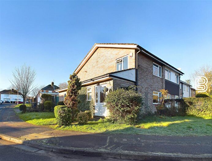 3 Bedroom Semi-Detached House For Sale In Edgecote Close, Hillmorton, Rugby, CV21