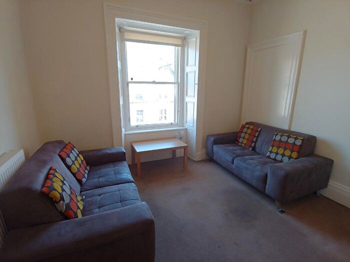 3 Bedroom Flat To Rent In () Grindlay Street, Edinburgh, EH3