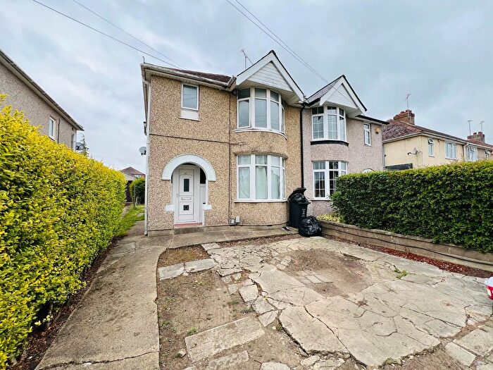3 Bedroom Semi-detached House To Rent In Off Gorsehill, Swindon, SN2
