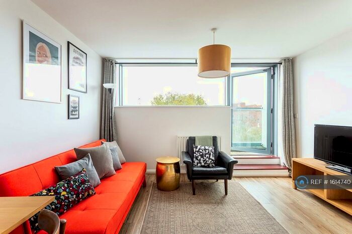 1 Bedroom Flat To Rent In Well Street, London, E9