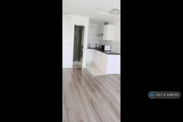 1 Bedroom Terraced House To Rent In Great Strand, London, NW9