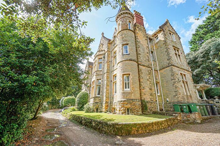 2 Bedroom Flat For Sale In Highlands Gardens, St. Leonards-On-Sea, TN38