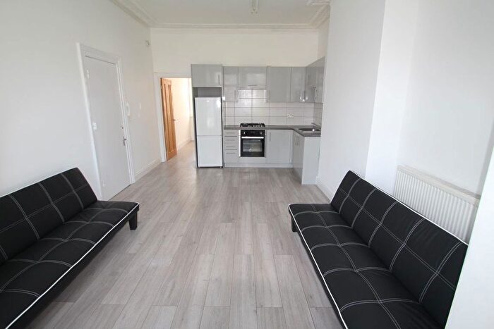 1 Bedroom Flat To Rent In Cavendish Gardens, Cranbrook, Ilford, IG1