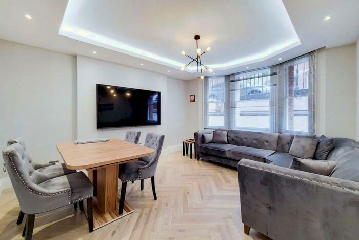 3 Bedroom Flat To Rent In Glentworth Street, Regent's Park, London, NW1