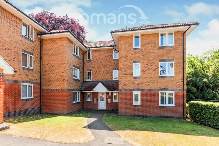 1 Bedroom Apartment To Rent In Masefield Gardens, Crowthorne, RG45