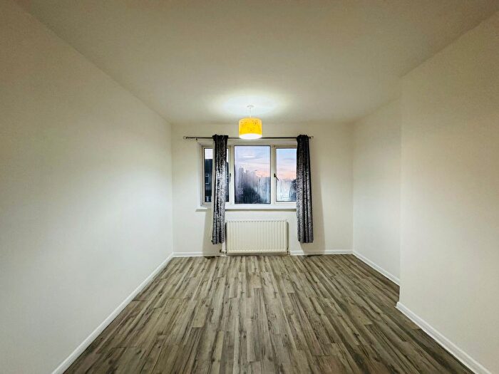 3 Bedroom Semi-Detached House To Rent In Cherry Tree Lane, Rainham, RM13