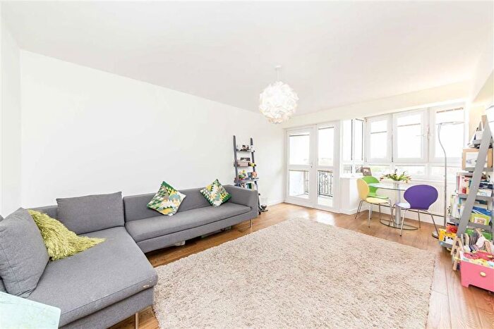 2 Bedroom Flat For Sale In Cherry Garden Street, London, SE16