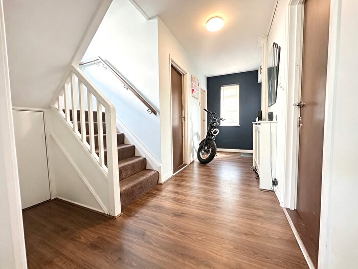 3 Bedroom Detached House For Sale In Strover Street, Gillingham, ME7