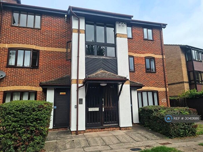 1 Bedroom Flat To Rent In Pennyroyal Court, Reading, RG1