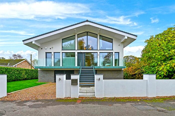 4 Bedroom Detached House To Rent In Ham Island, Old Windsor, Windsor, Berkshire, SL4