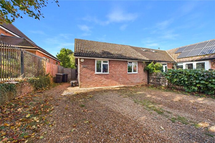 2 Bedroom Bungalow To Rent In Upper Basildon, Reading, Berkshire, RG8