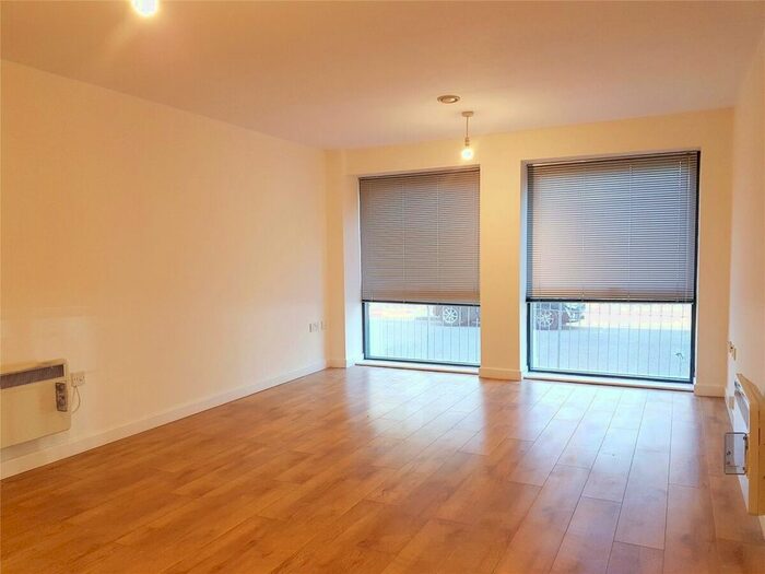 2 Bedroom Flat To Rent In East Street, Leeds, LS9