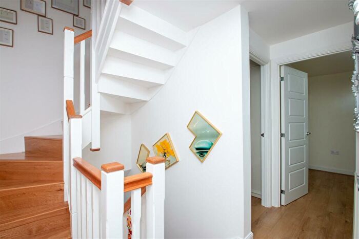 5 Bedroom Detached House To Rent In Juno Lane, Fairfields, MK11