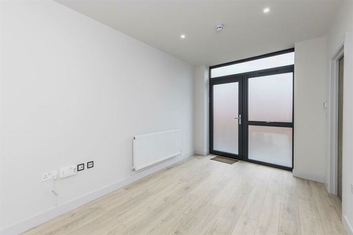 1 Bedroom Apartment To Rent In - The Grove, Slough, SL1