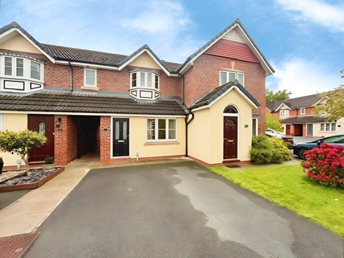 2 Bedroom Mews To Rent In Foxhill Close, Sandiway, CW8