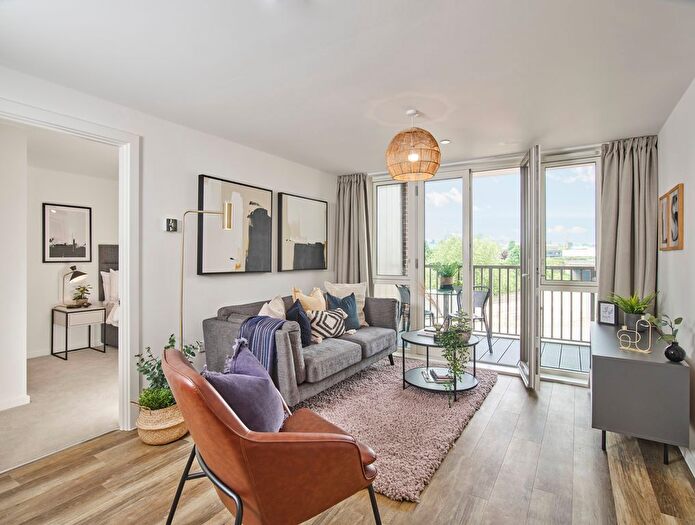 2 Bedroom Flat To Rent In The Headline, Leeds, LS1