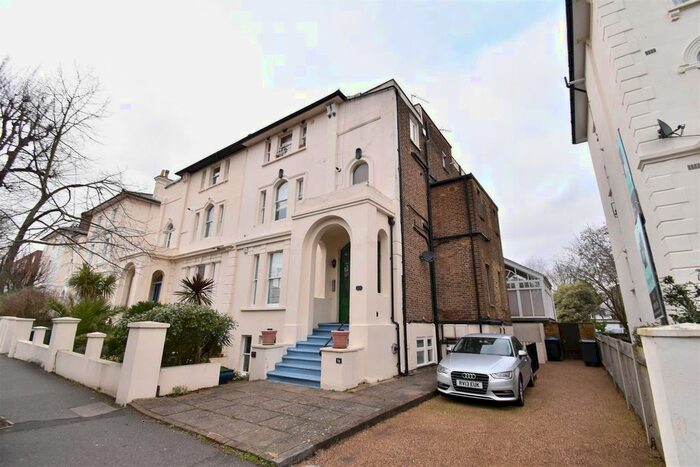 1 Bedroom Flat To Rent In Grove Road, Surbiton, KT6